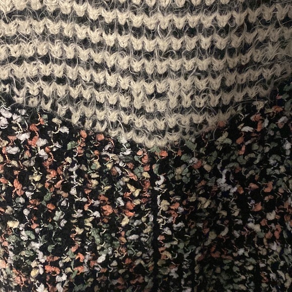 Beautiful colours flattering fit Vest - Picture 5 of 5